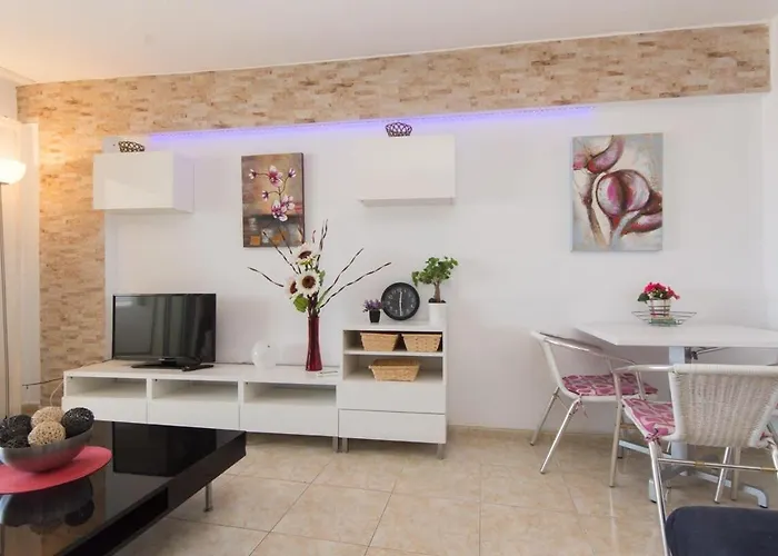 Santa Maria 102 - One Bed